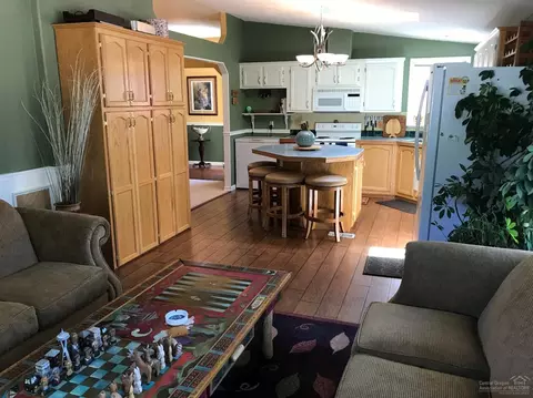 61007 Sugarbush Ln, Bend, OR 97702 photo 11