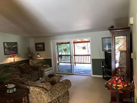 61007 Sugarbush Ln, Bend, OR 97702 photo 4