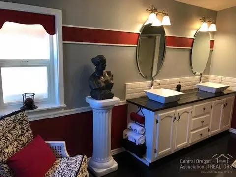 61007 Sugarbush Ln, Bend, OR 97702 photo 13