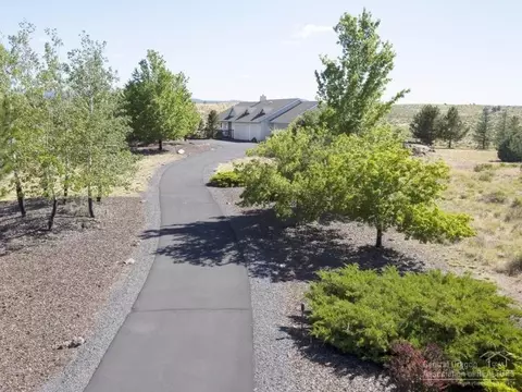 60355 Sunridge Dr, Bend, OR 97702 photo 2