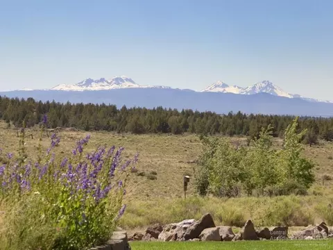 60355 Sunridge Dr, Bend, OR 97702 photo 4