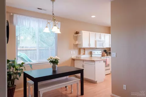 20036 Mount Hope Ln, Bend, OR 97702 photo 10