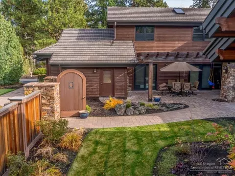 19366 Green Lakes Loop, Bend, OR 97702 photo 5