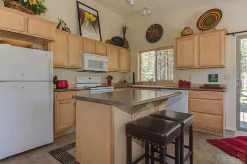 17388 Harlequin Dr, Bend, OR 97707 photo 6