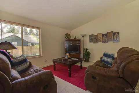 17388 Harlequin Dr, Bend, OR 97707 photo 9