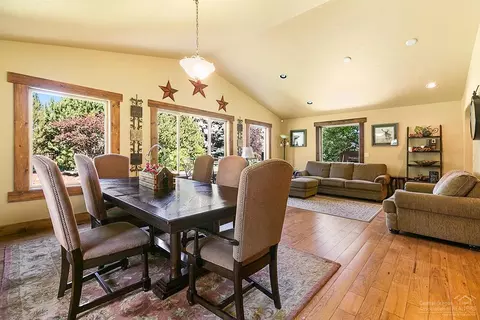 21496 Bradetich Loop, Bend, OR 97701 photo 7