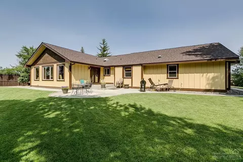 21496 Bradetich Loop, Bend, OR 97701 photo 23