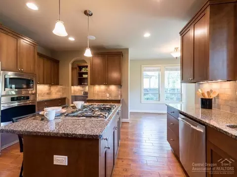 19690 Harvard Pl, Bend, OR 97702 photo 9