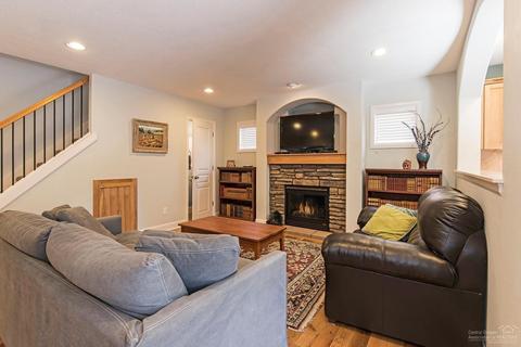 20286 Schaeffer Dr, Bend, OR 97701 photo 5