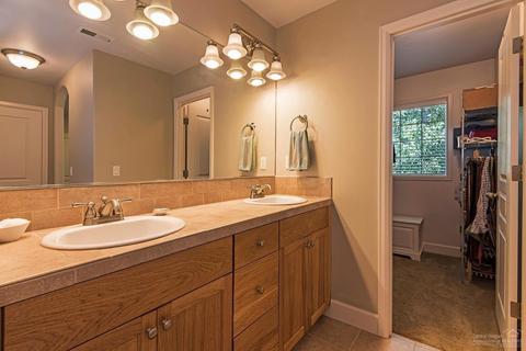 20286 Schaeffer Dr, Bend, OR 97701 photo 13