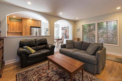 20286 Schaeffer Dr, Bend, OR 97701 photo 6