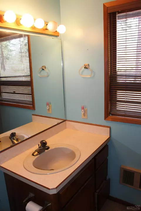 60095 Ridgeview Dr, Bend, OR 97702 photo 22