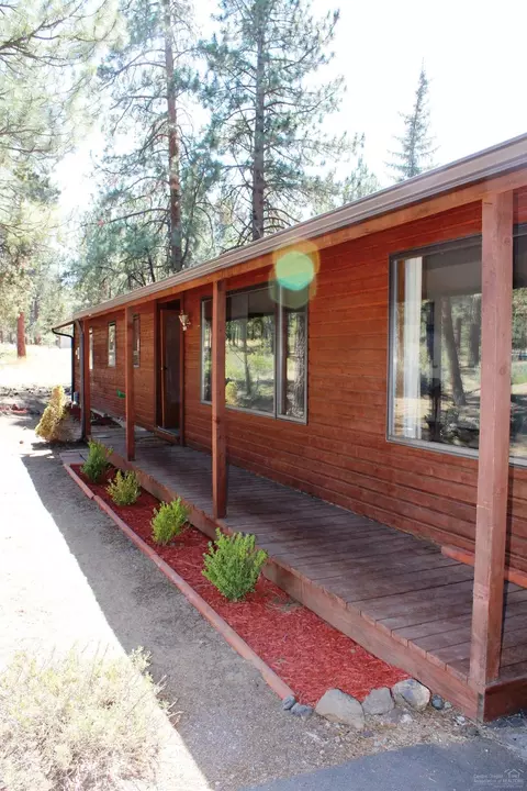 60095 Ridgeview Dr, Bend, OR 97702 photo 3