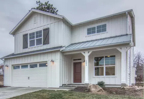 1204 NE Hoover Loop, Bend, OR 97701 photo 1