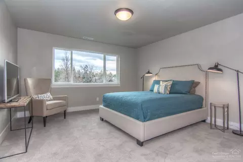 1204 NE Hoover Loop, Bend, OR 97701 photo 11
