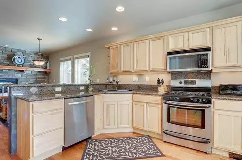 63406 Barton View Pl, Bend, OR 97701 photo 7