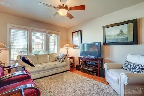 63406 Barton View Pl, Bend, OR 97701 photo 3