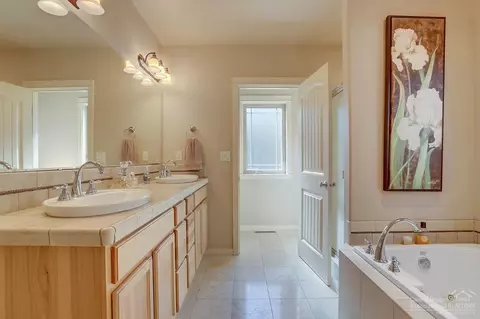 63406 Barton View Pl, Bend, OR 97701 photo 11