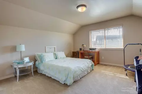 63406 Barton View Pl, Bend, OR 97701 photo 15