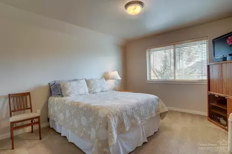 63406 Barton View Pl, Bend, OR 97701 photo 13