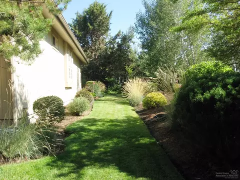 19595 Blue Lake Loop, Bend, OR 97702 photo 25