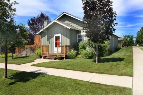 20730 Beaumont Dr, Bend, OR 97701 photo 1