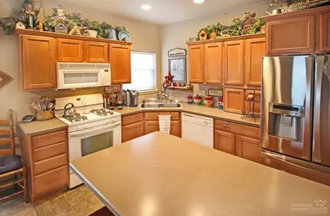 20730 Beaumont Dr, Bend, OR 97701 photo 13