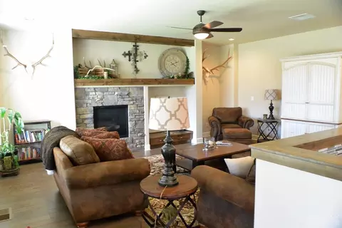 61117 Manhae Loop, Bend, OR 97702 photo 5