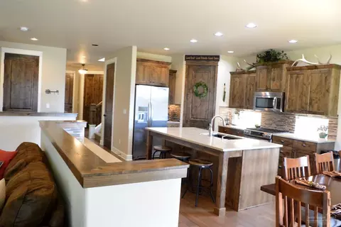 61117 Manhae Loop, Bend, OR 97702 photo 6