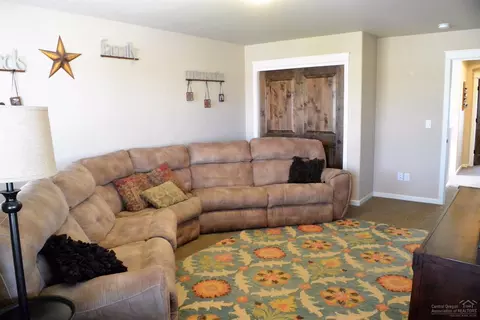 61117 Manhae Loop, Bend, OR 97702 photo 11