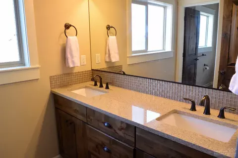61117 Manhae Loop, Bend, OR 97702 photo 12