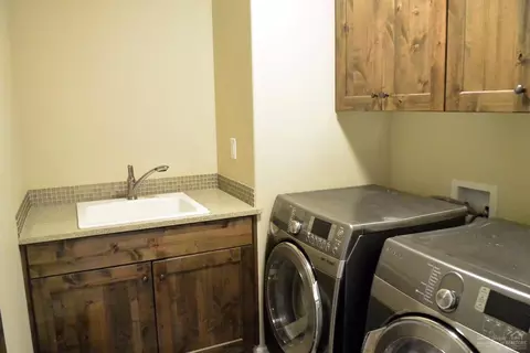 61117 Manhae Loop, Bend, OR 97702 photo 17