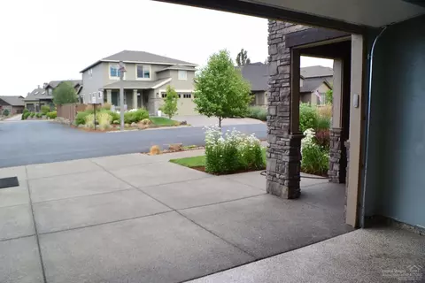 61117 Manhae Loop, Bend, OR 97702 photo 22