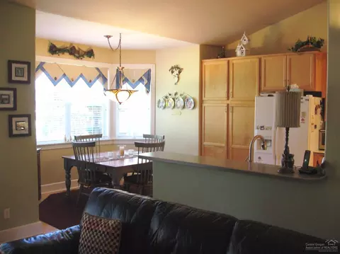 63232 Eastview Dr, Bend, OR 97701 photo 6
