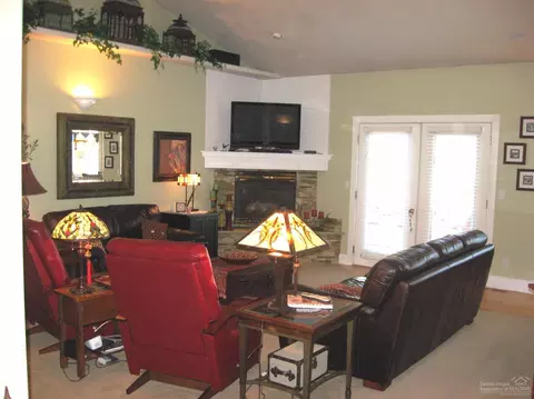 63232 Eastview Dr, Bend, OR 97701 photo 9