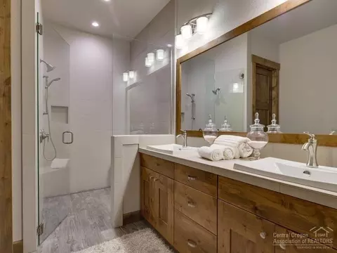60442 Kangaroo Loop, Bend, OR 97702 photo 9
