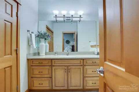 17062 Cooper Dr, Bend, OR 97707 photo 21