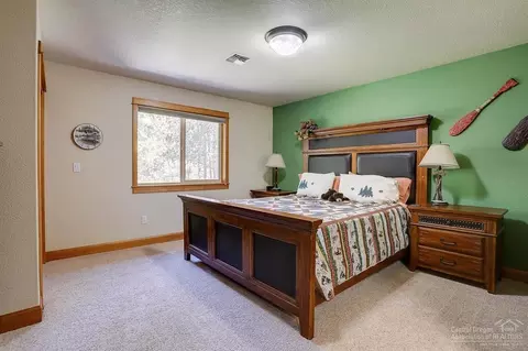 17062 Cooper Dr, Bend, OR 97707 photo 23