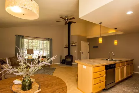 17295 Scaup Dr, Bend, OR 97707 photo 8
