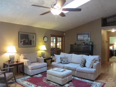 17536 Rosland Rd, La Pine, OR 97739 photo 10