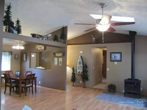 17536 Rosland Rd, La Pine, OR 97739 photo 8