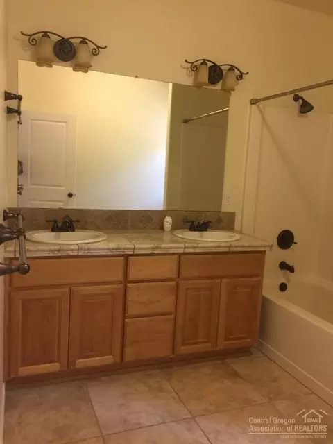 17040 Kasserman Dr, Bend, OR 97707 photo 7