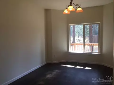 17040 Kasserman Dr, Bend, OR 97707 photo 9