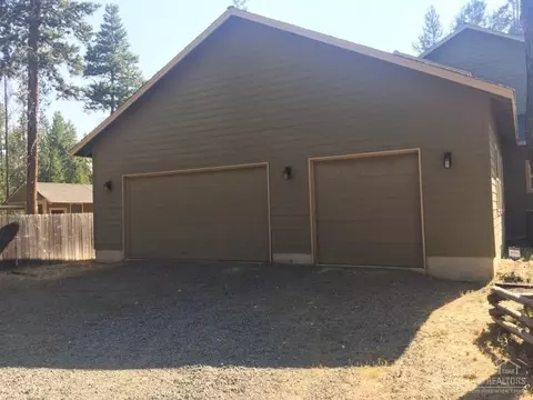 17040 Kasserman Dr, Bend, OR 97707 photo 3
