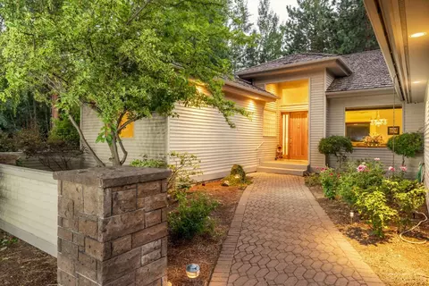 20405 Keystone Ct, Bend, OR 97702 photo 1