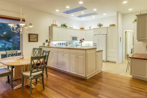 20405 Keystone Ct, Bend, OR 97702 photo 6