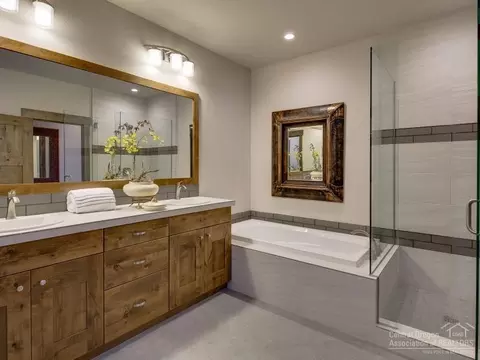 60499 Kangaroo Loop, Bend, OR 97702 photo 11