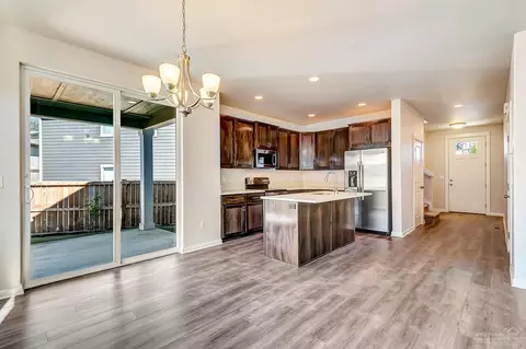 20433 Dixie Ct, Bend, OR 97702 photo 8