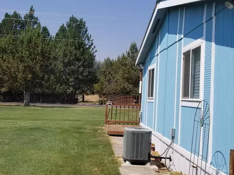 64960 Hunnell Rd, Bend, OR 97701 photo 9