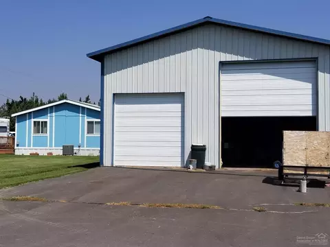 64960 Hunnell Rd, Bend, OR 97701 photo 12